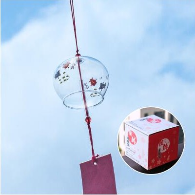 Фурин - Японский ветряной колокольчик из стекла с маленькими красными карпами. Маленький: диаметр - 6см. Купить в Москве. 